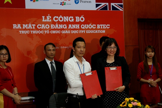  Học trình độ cao đẳng trong 2 năm được cấp bằng Quốc tế 
